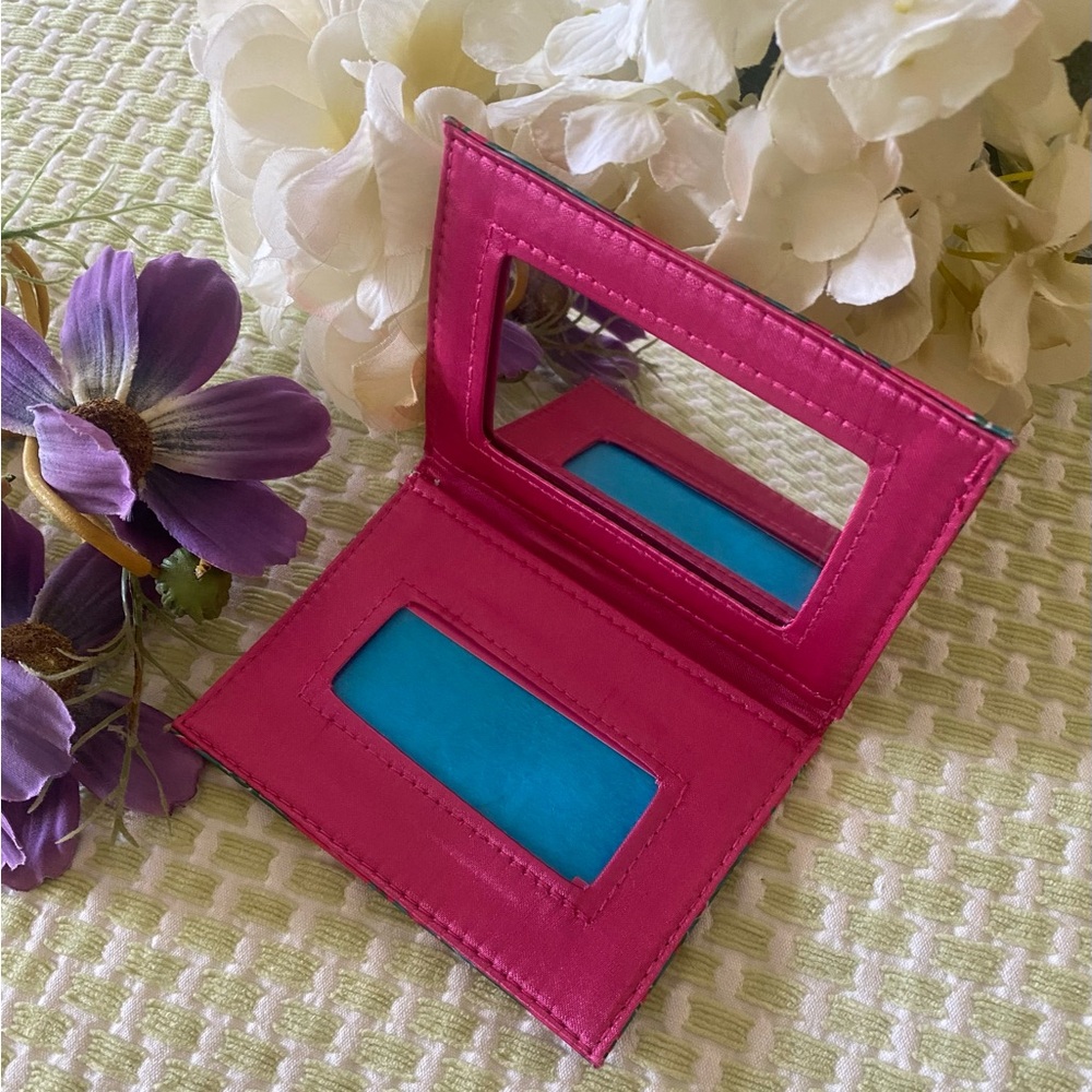 🌺🧚♀️Lilly Pulitzer Mirror & ID Case🧚♀️🌺 - Picture 2 of 4